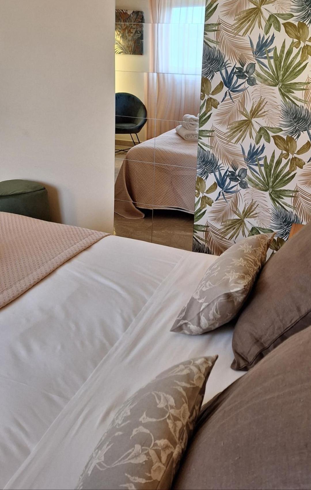 מילאצו Laranda Rooms חדר תמונה